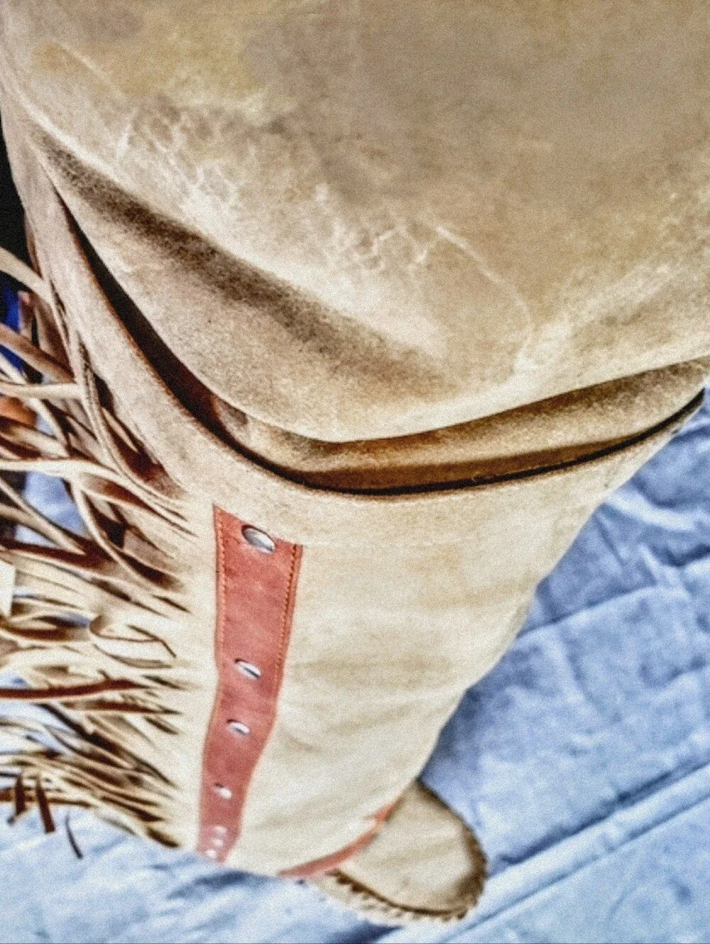 NWOT Tan Faux Suede Knee High Fringe Moccasin Buckle Western Festival Boots 10